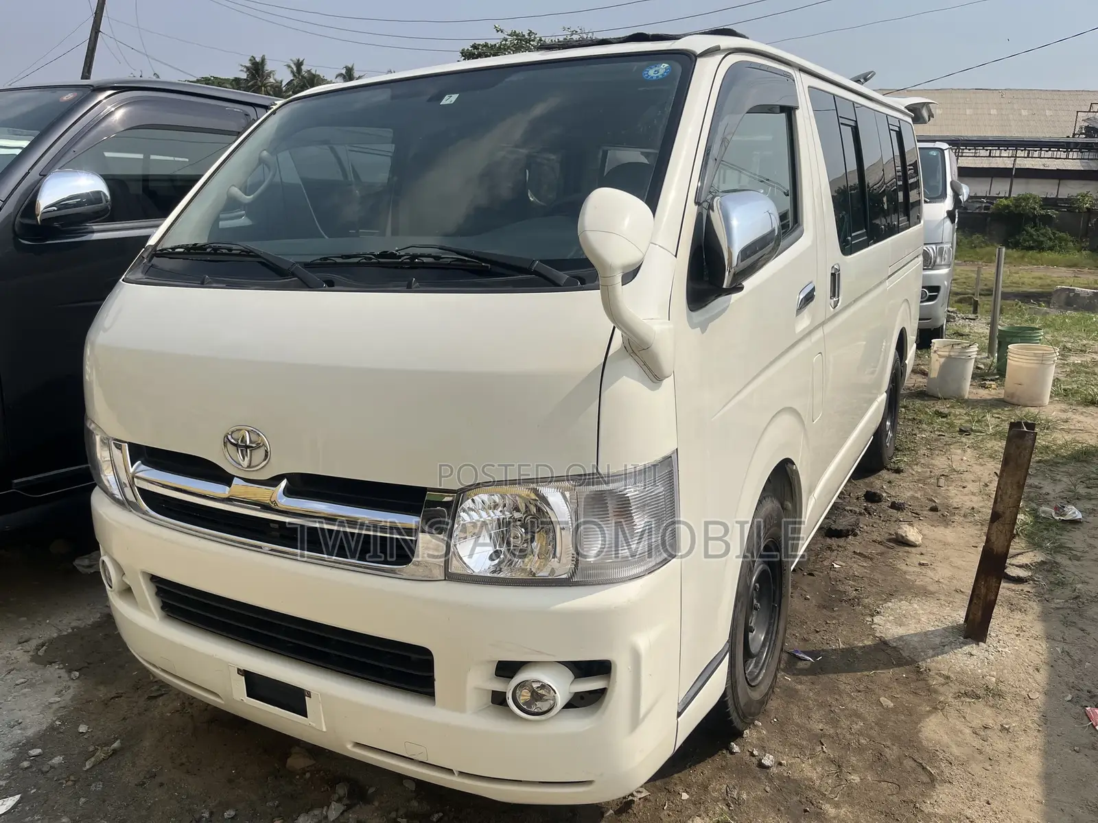 Toyota HiAce 2012 White
