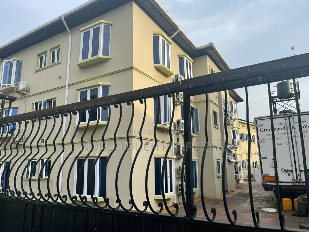 3bdrm Block of Flats in Ikeja Lagos, Toyin Street for sale