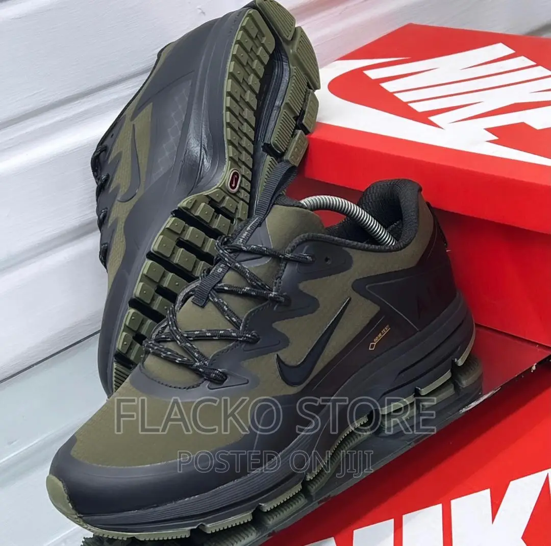 Original Nike Air Zoom Gore-Tex Sneakers