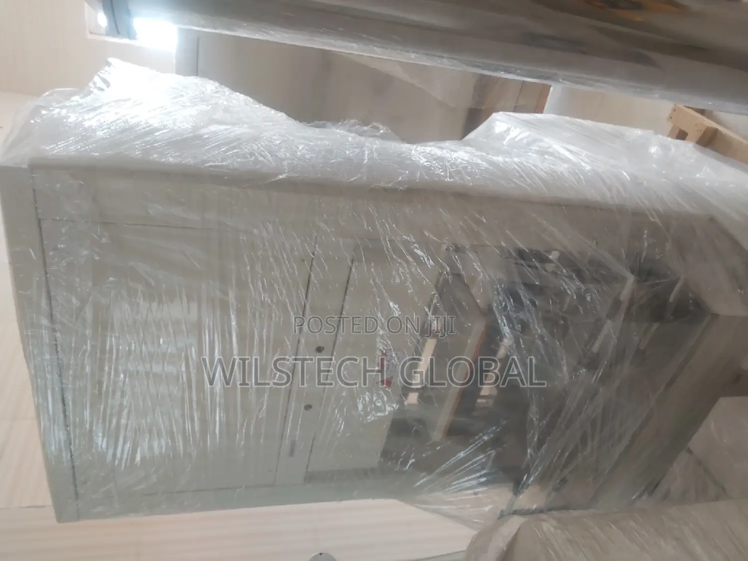 Heat Seal Shrink Wrap Tunnel Packaging Machine