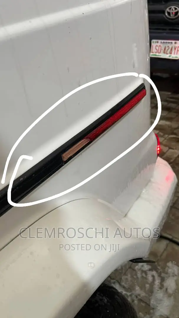 High Quality Certified Side Stripe/Reflector Lights G63 AMG
