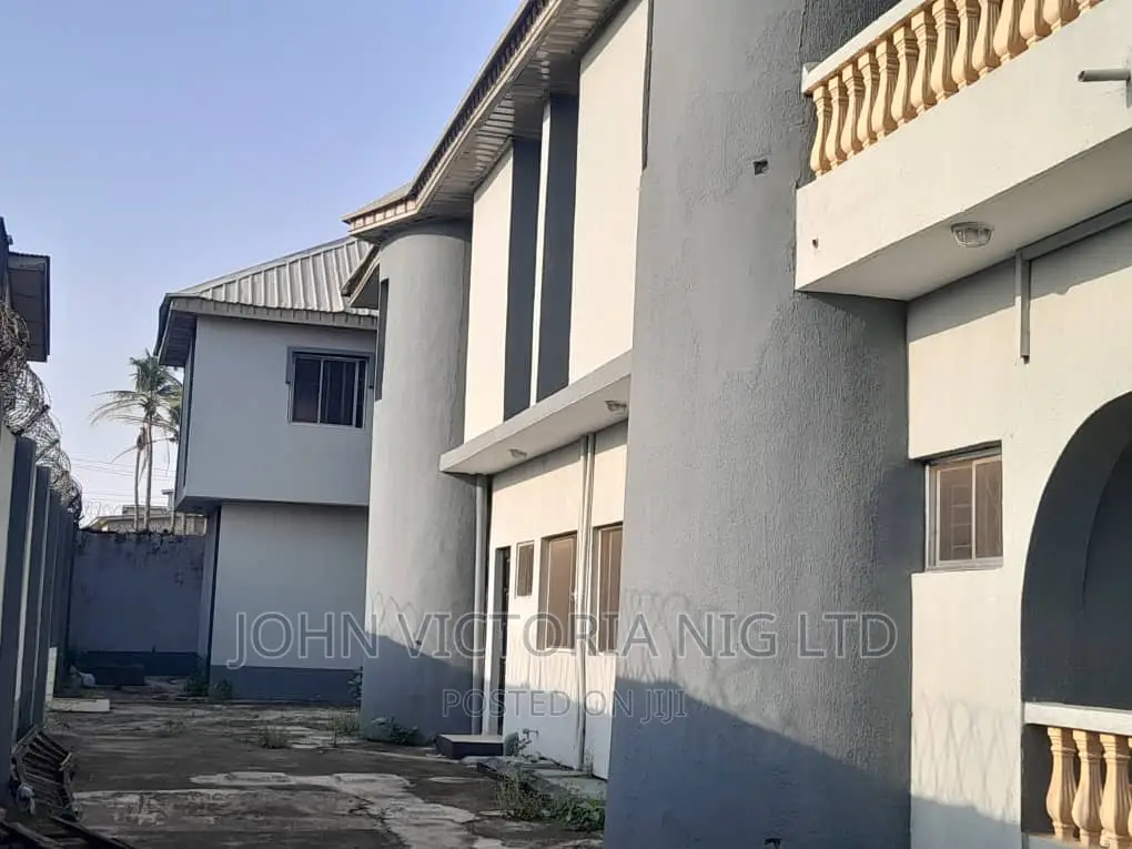 14bdrm Block of Flats in Abaranje for sale