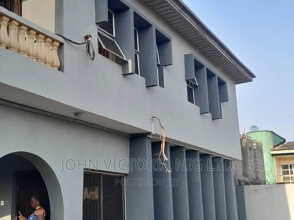 14bdrm Block of Flats in Abaranje for sale