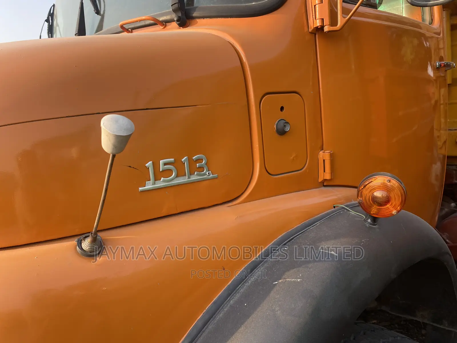 Mercedes Benz 1513 Yellow Tipper