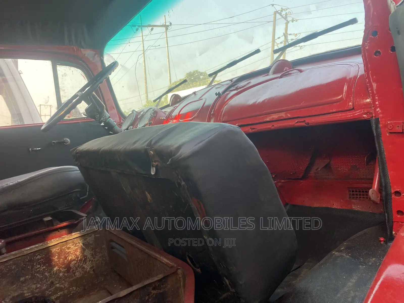 Mercedes Benz 911 Red Tipper