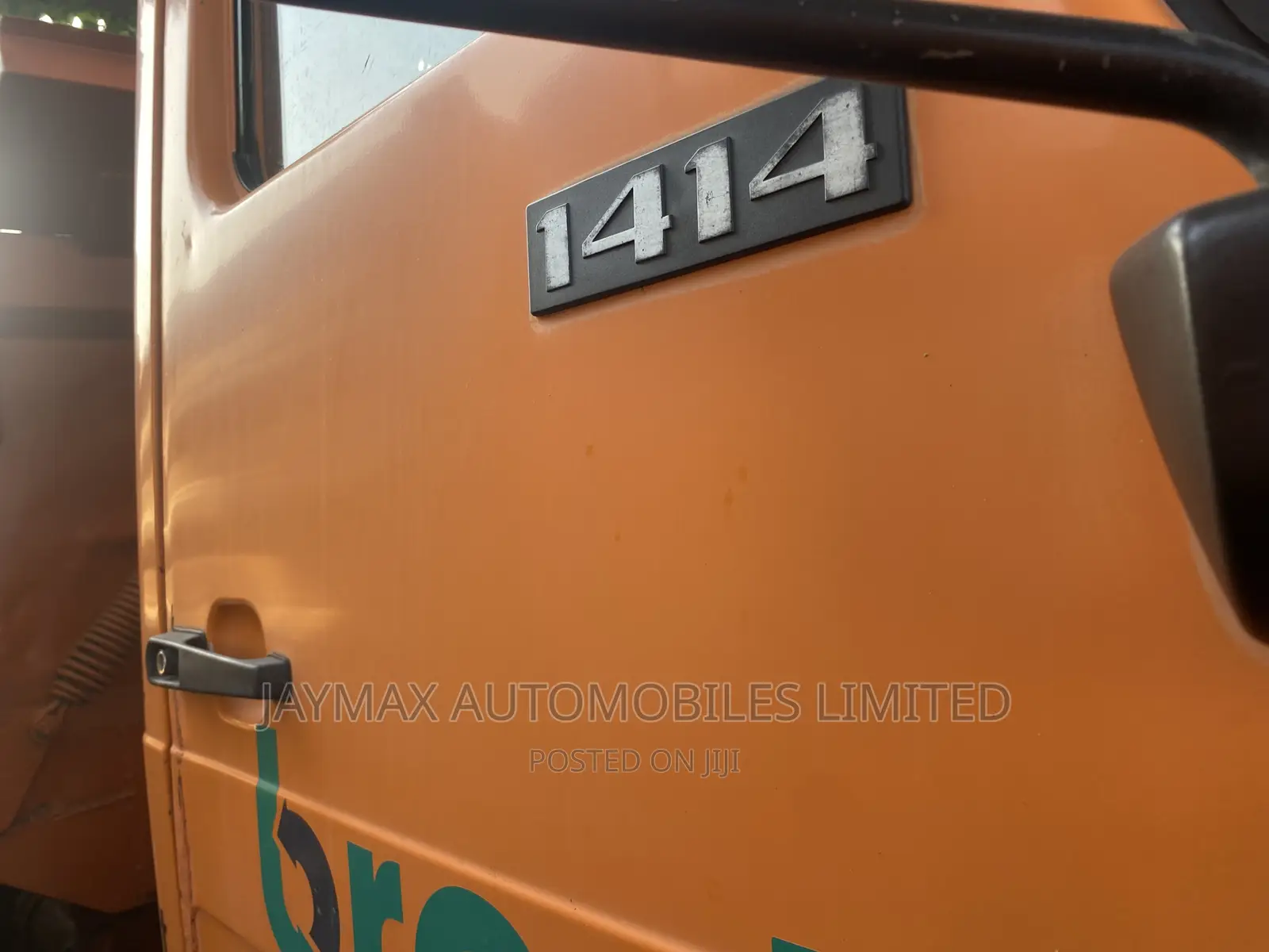 Mercedes Benz 1414 Yellow