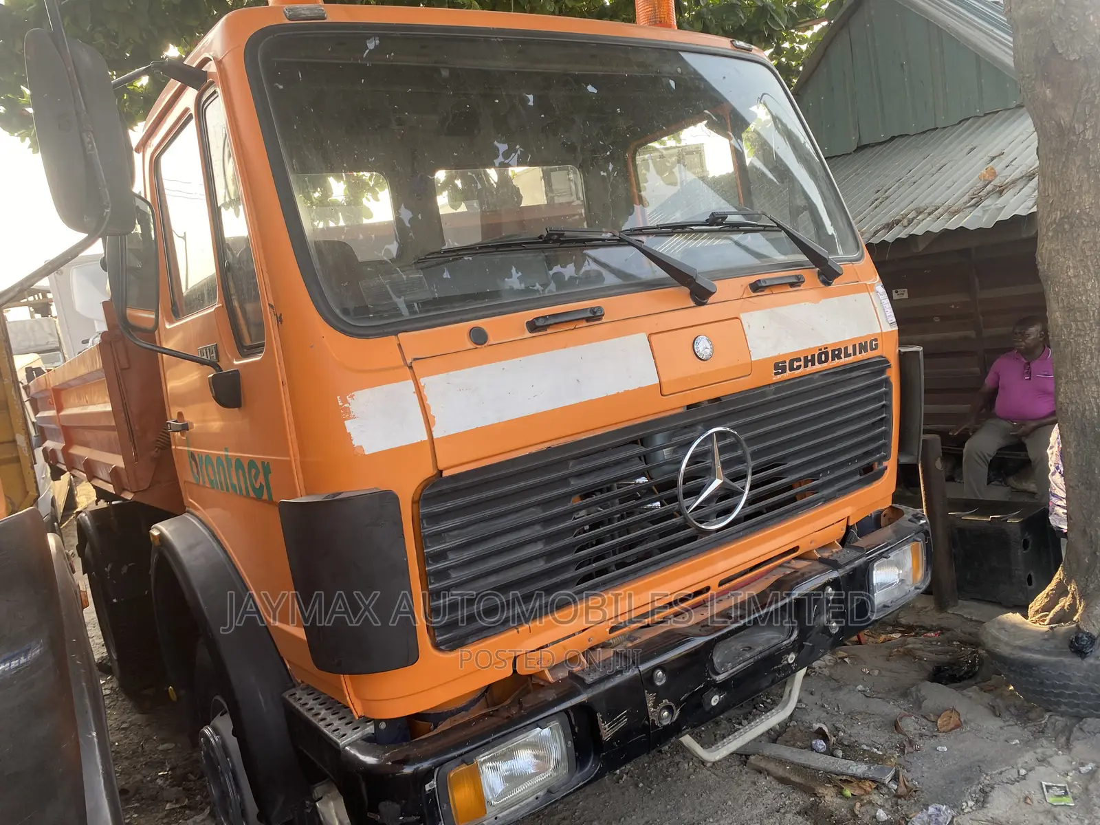 Mercedes Benz 1414 Yellow