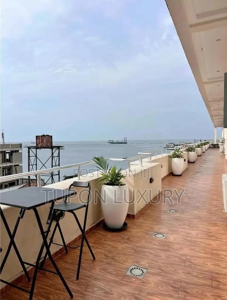 Waterfront Luxury 2 Bedroom Apartment