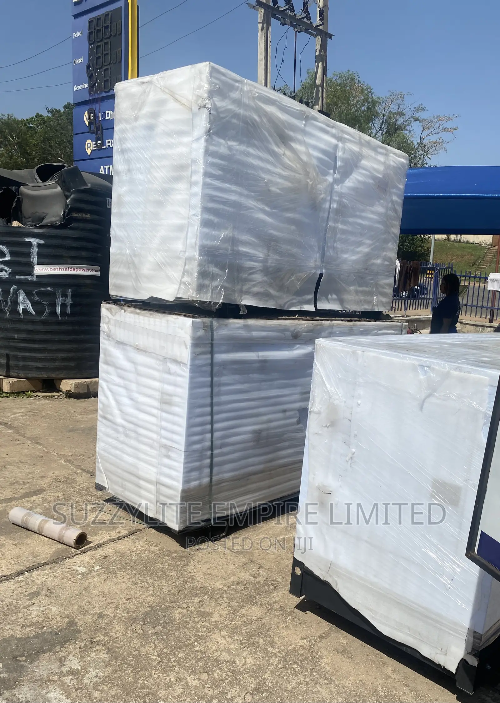 Perkins England 300kva Soundproof Generator