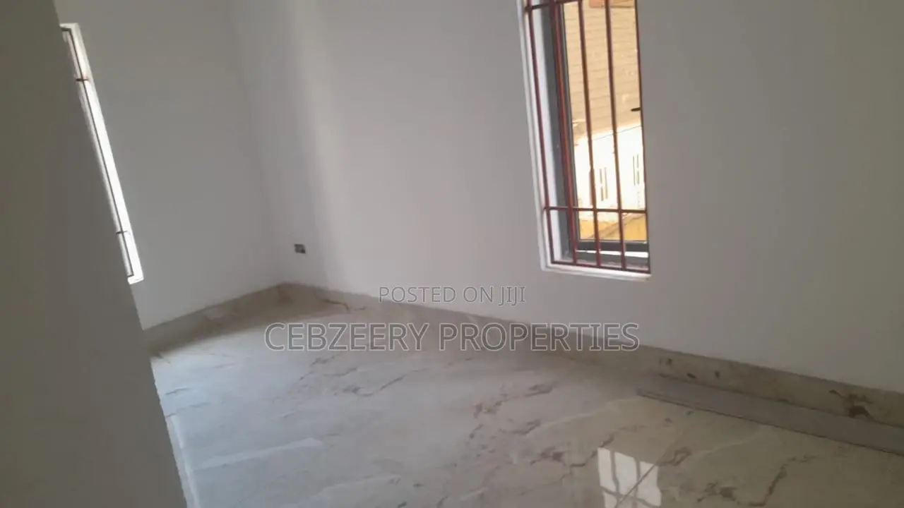 5bdrm Duplex in Omole Phase 2 for sale