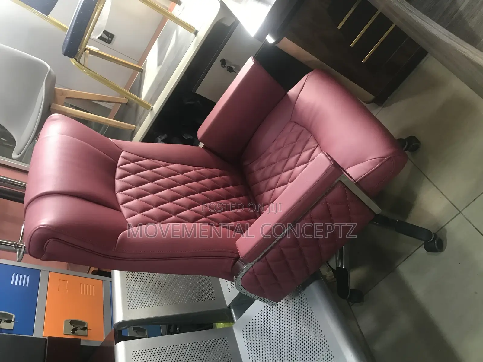 Super Executive Office Leather Swivel Chair