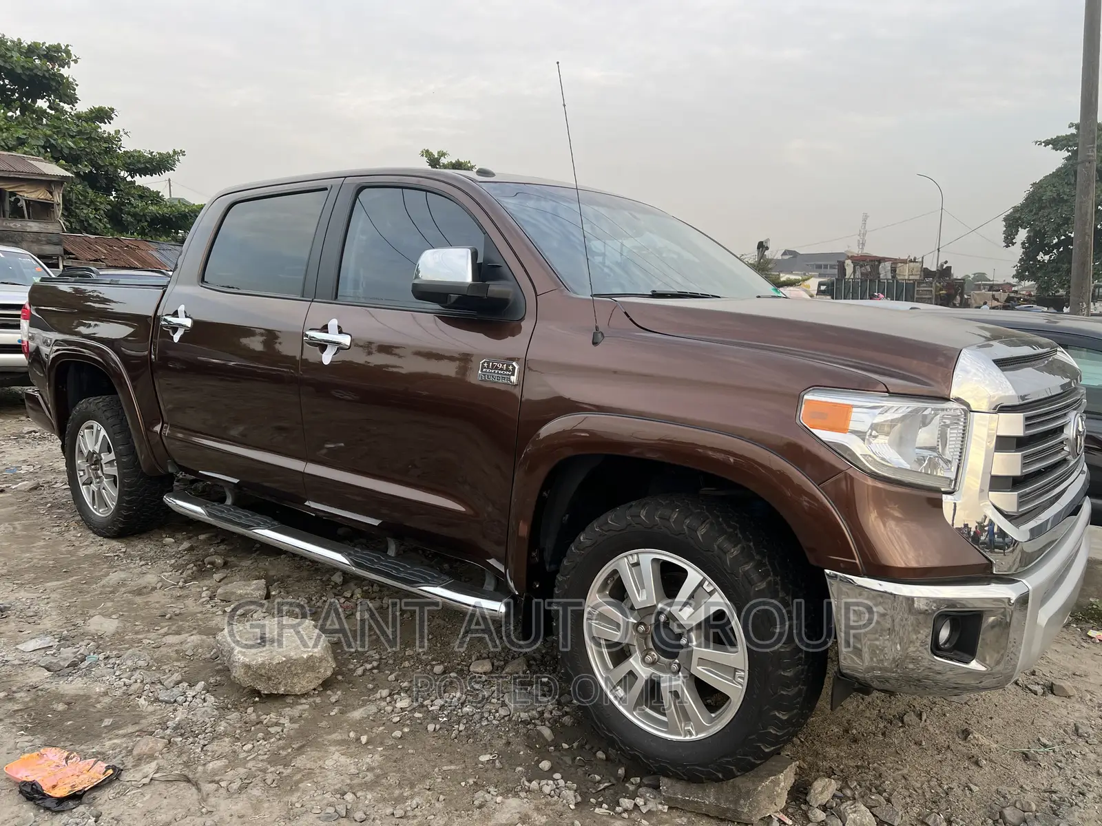 Toyota Tundra 2018 Brown