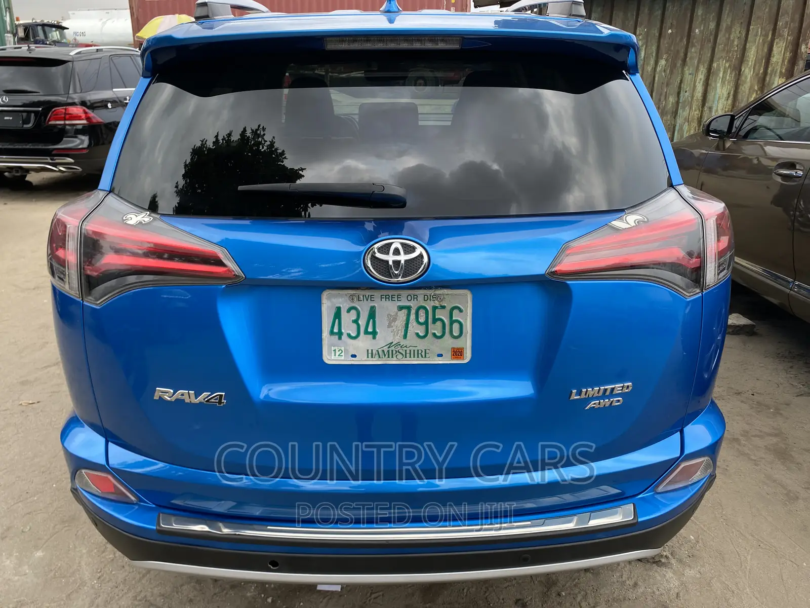Toyota RAV4 2017 Blue
