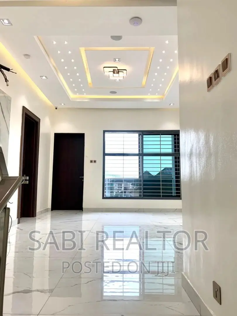 Furnished 5bdrm Duplex in Omole for sale