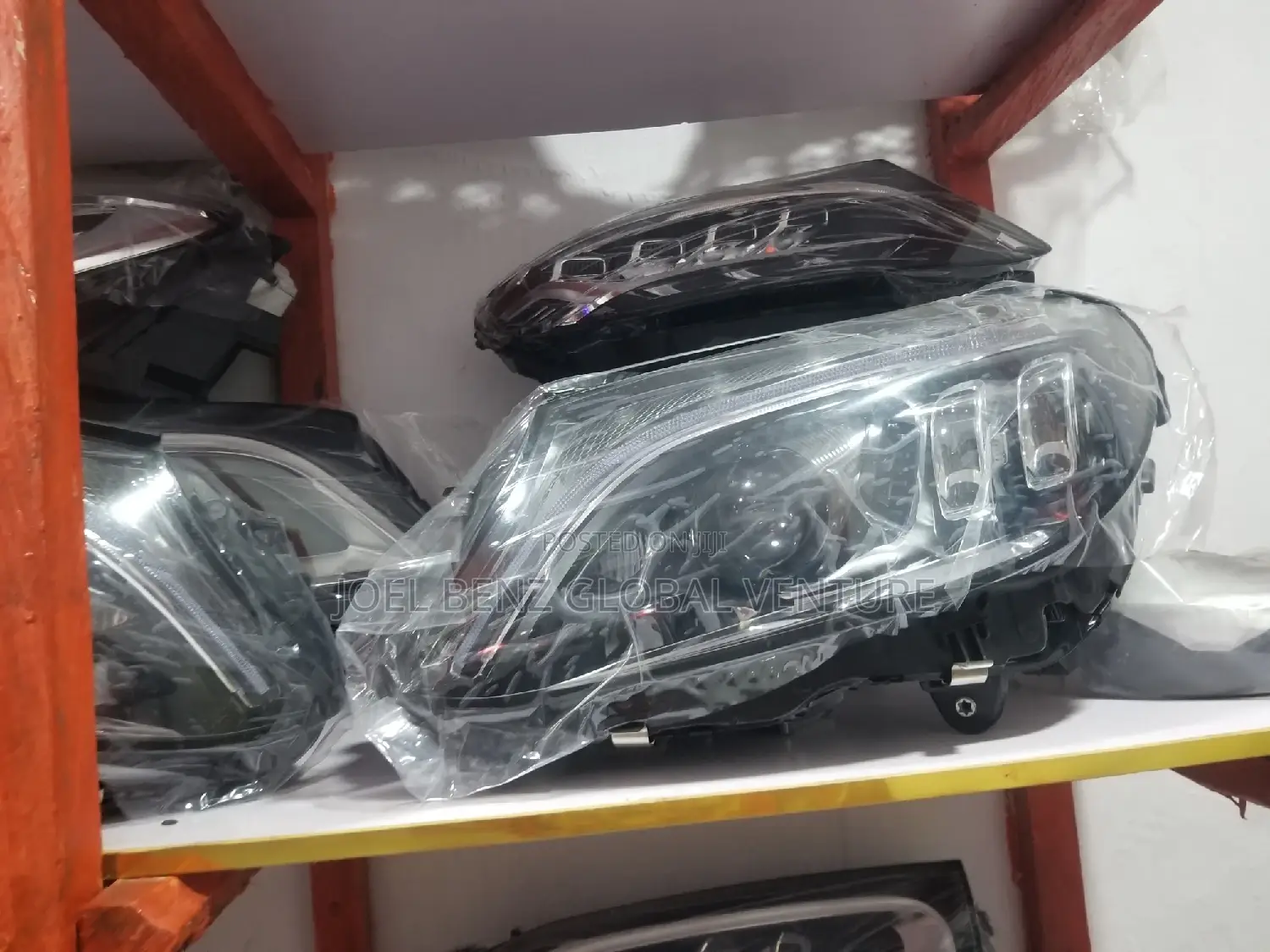 C300 2018 Complete Set of Headlights