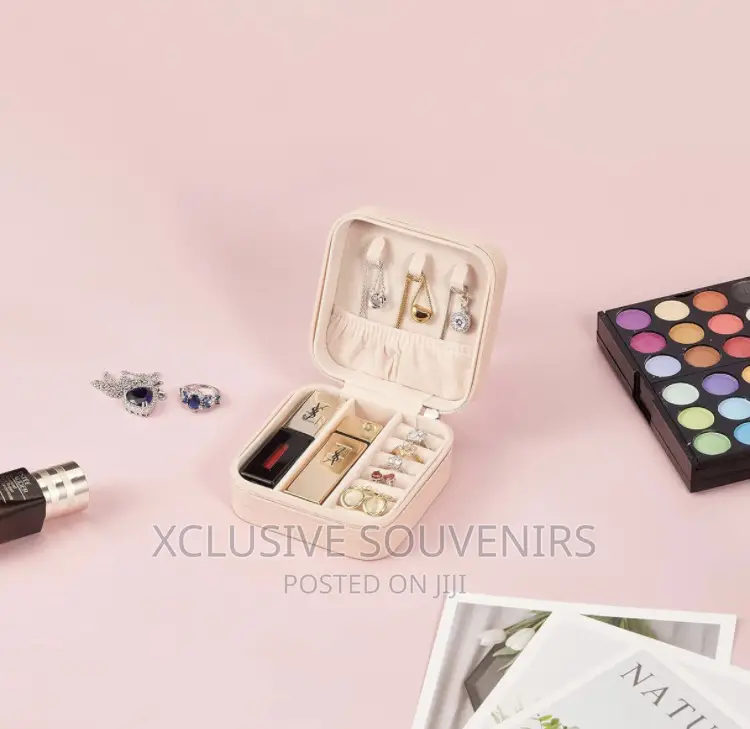 Mini Leather Travel Jewelry Box for Ring, Pendant, Earring