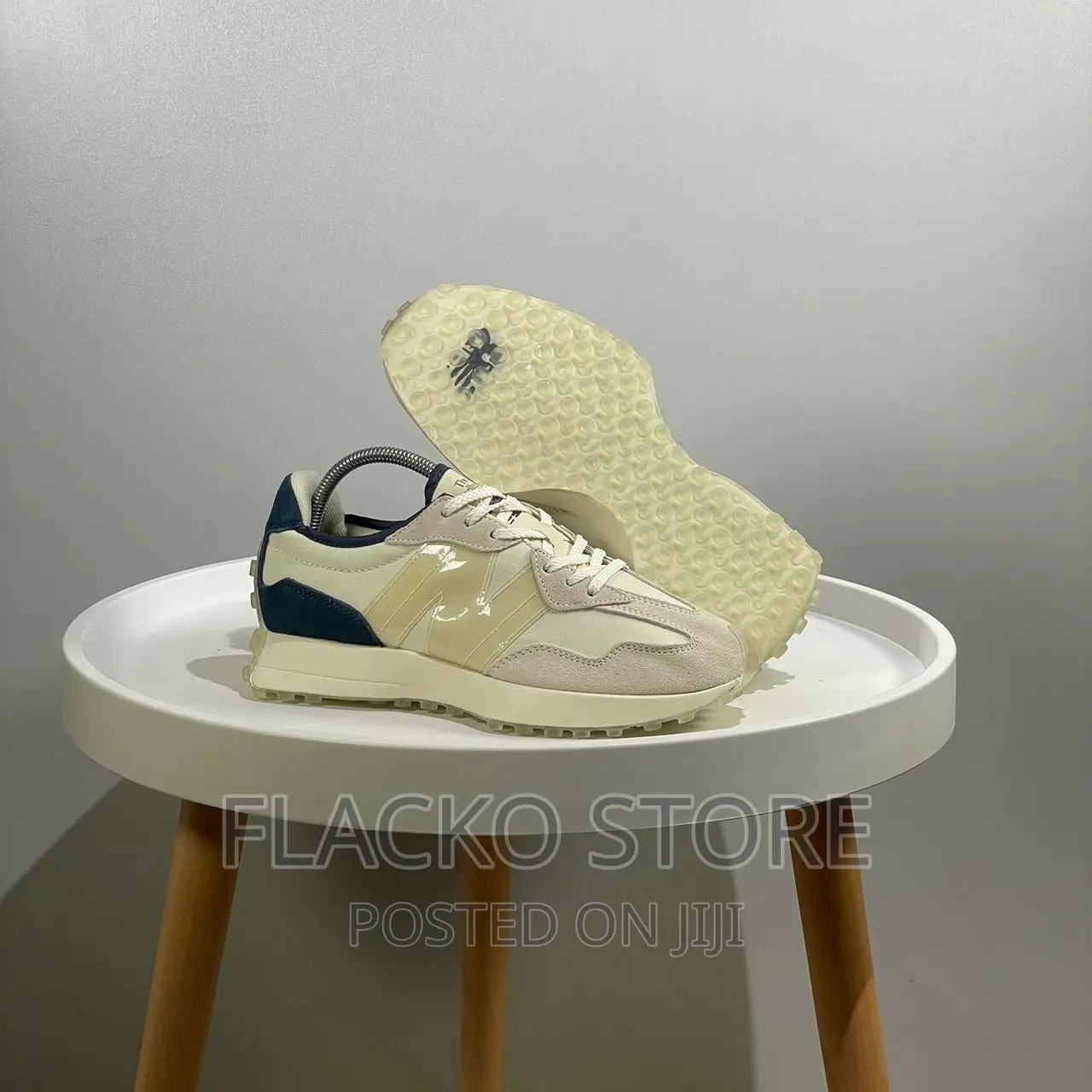 Original New Balance 327 Sneakers