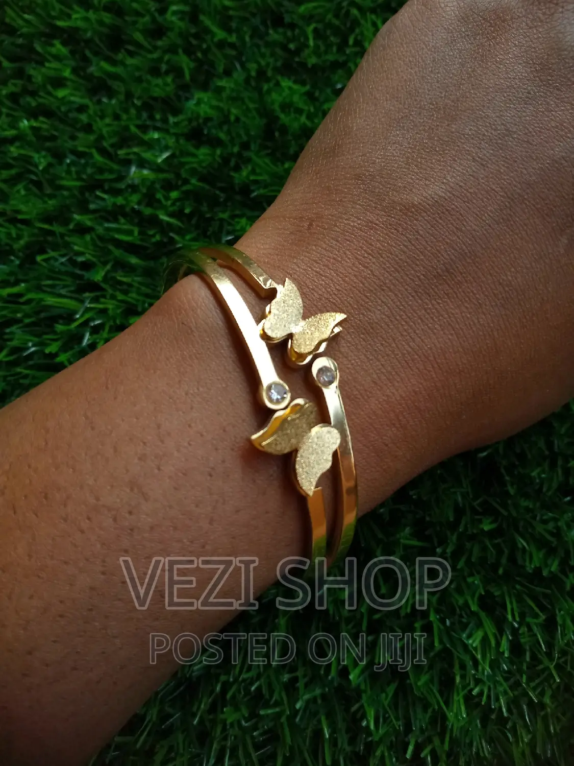 Nice Looking Mature Sets of Bracelets
