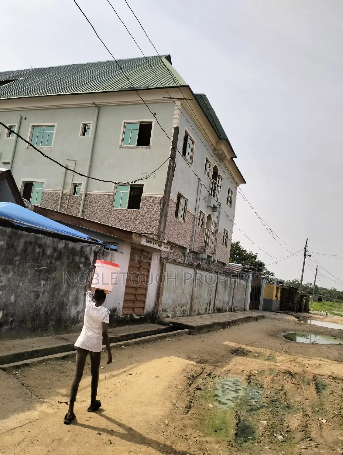 3bdrm Block of Flats in Obadore Akesan, Iba / Ojo for sale