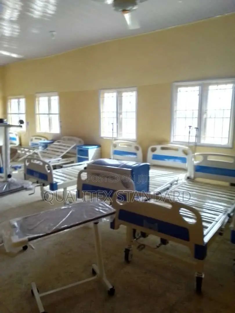 Fully Equipped Hospital Bed Single Crank