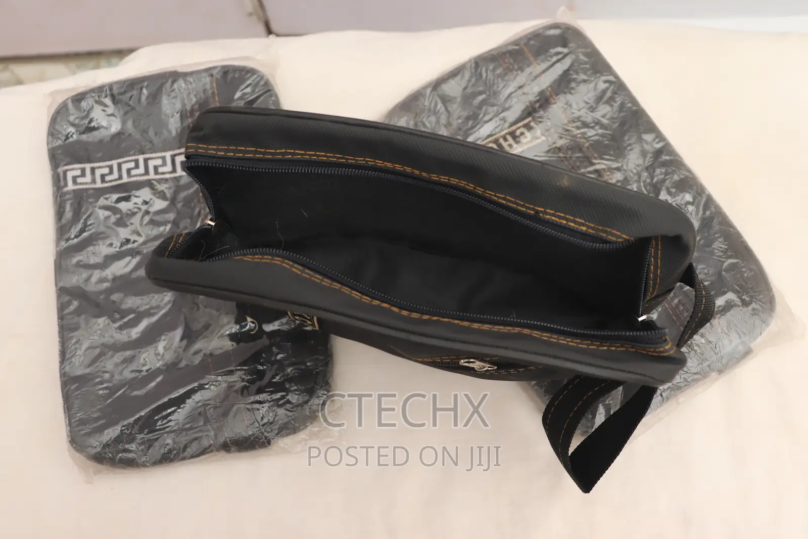 Toiletries/Clipper Bag Black