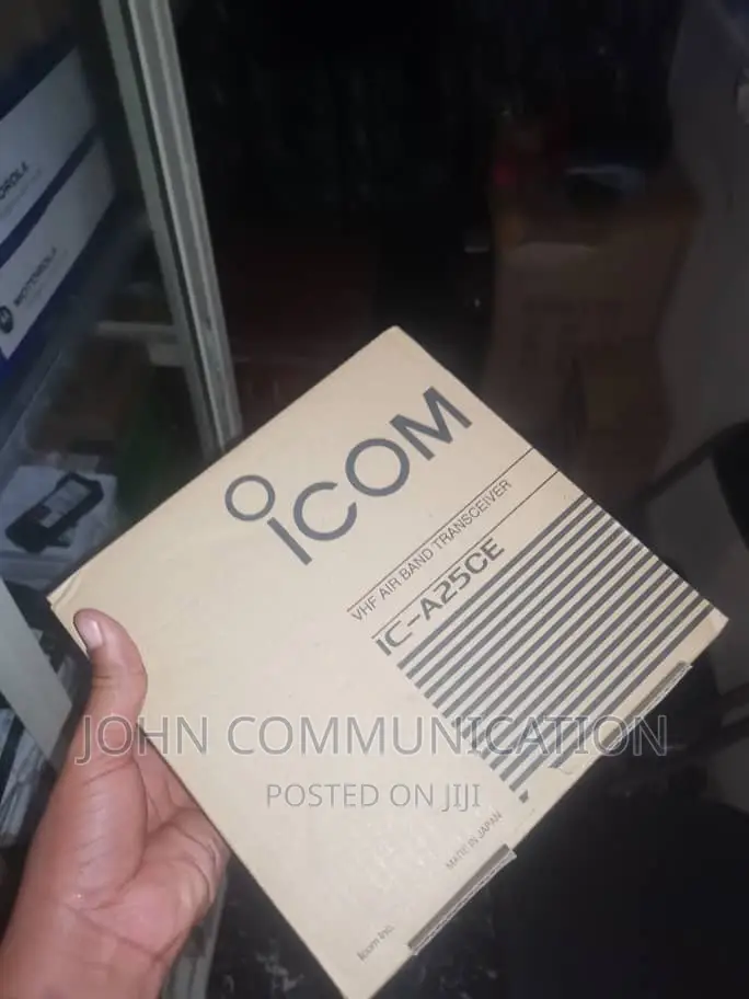 Icon Ic-A25ce VHF Air Band Transceiver