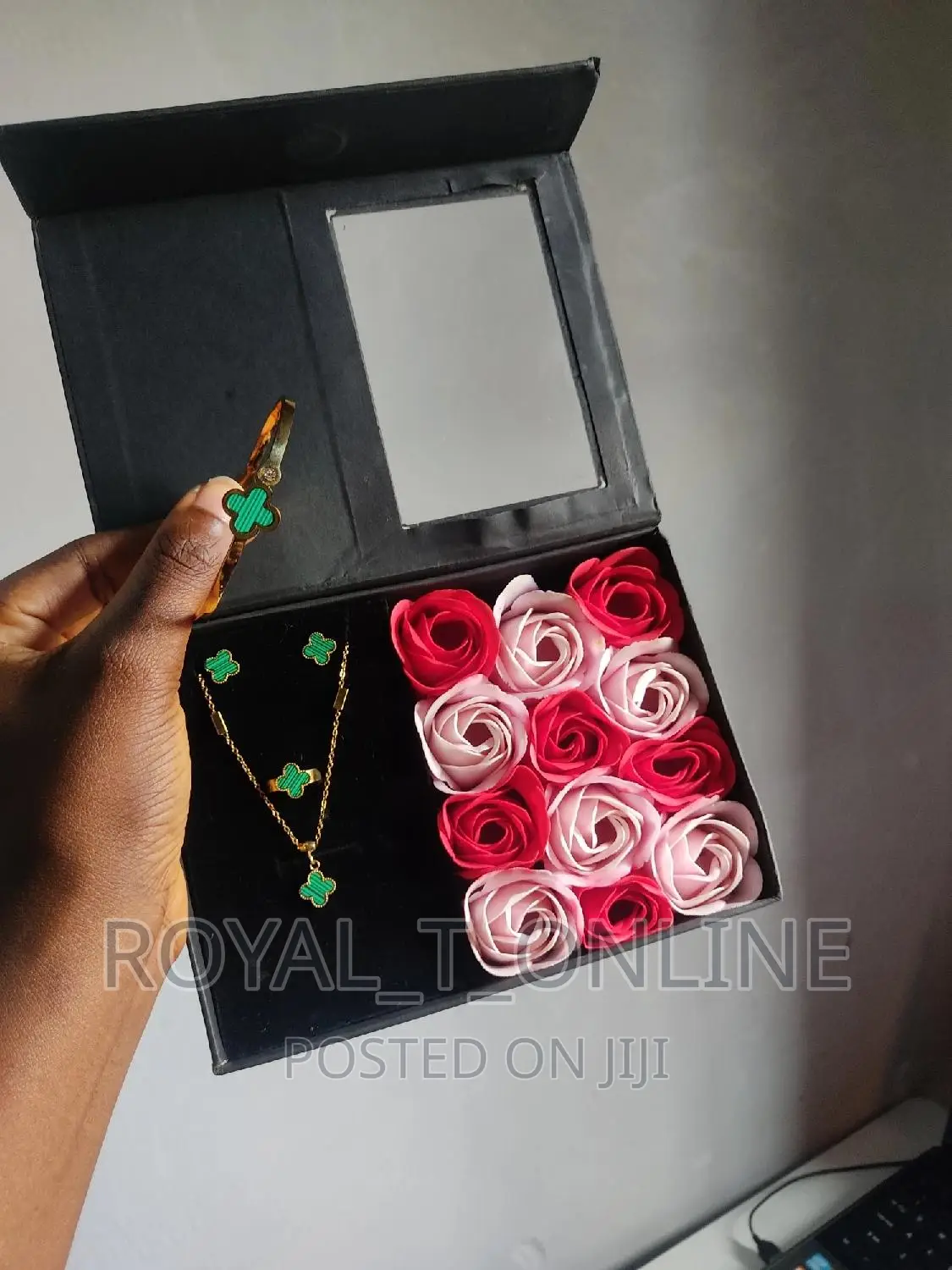 Gift for Her Abuja.Green Van Cleef Necklace Flower Box