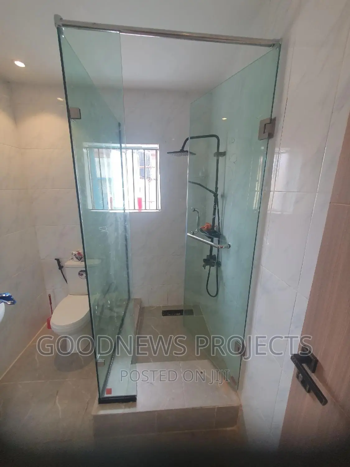 Frameless Hinge Bath Cubicle