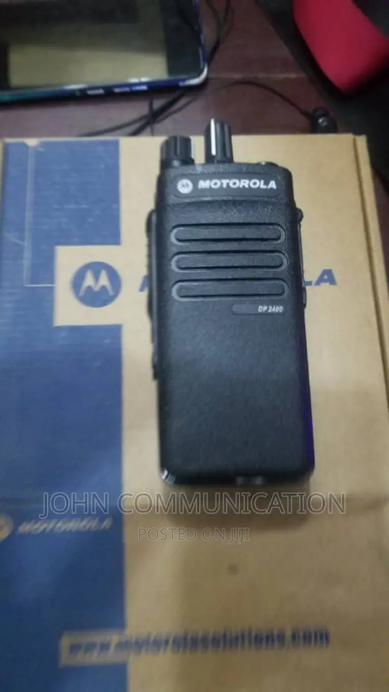 Motorola Walkie-Talkie Dp2400 VHF /UHF