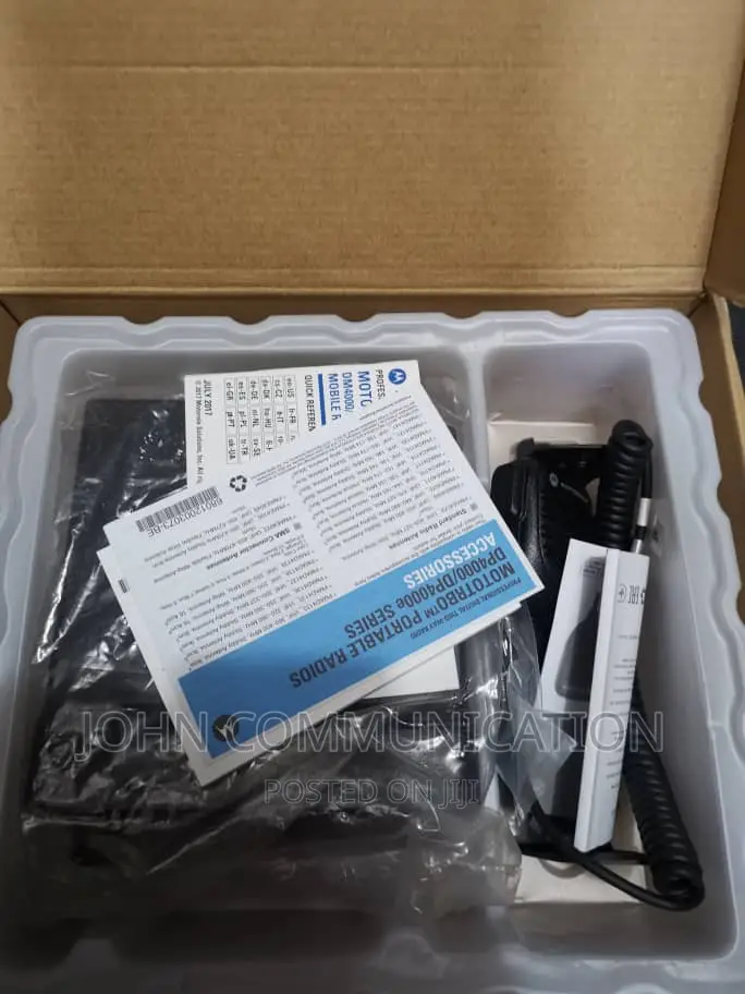 Motorola Dp4400e Base Radio UHF /VHF