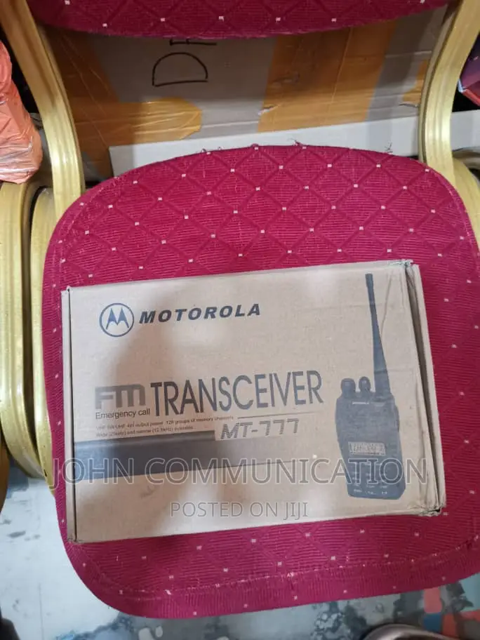 Motorola Mt-777 VHF /Uhf Walkie-Talkie