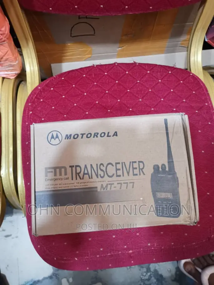 Motorola Mt-777 VHF /Uhf Walkie-Talkie