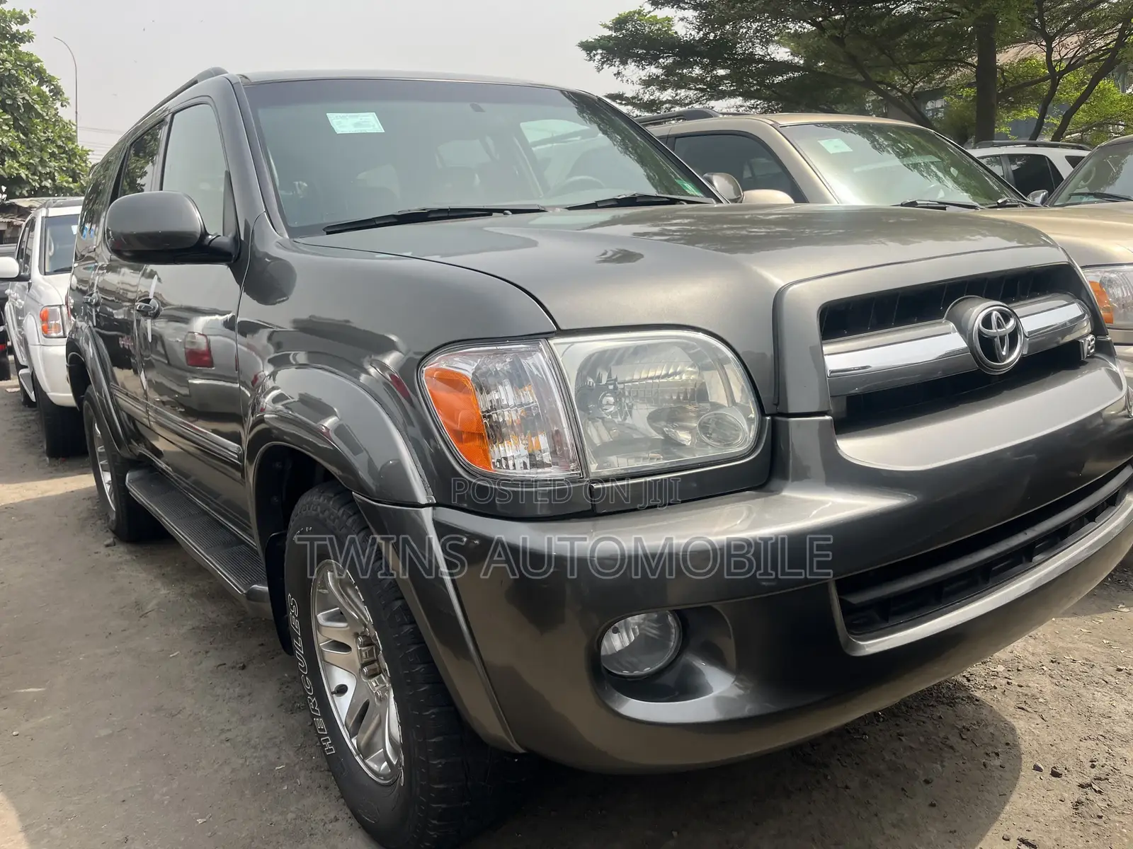 Toyota Sequoia 2005 Gray