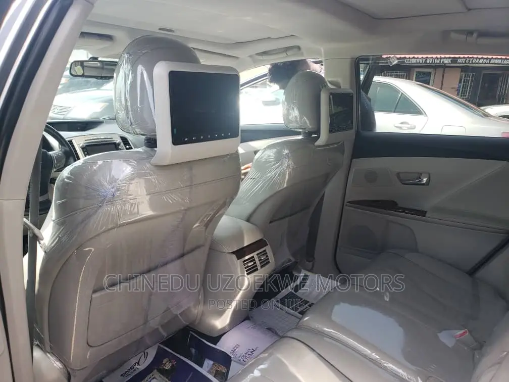 Toyota Venza V6 2011 Gray