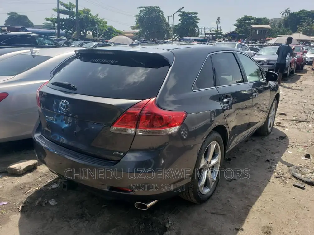 Toyota Venza V6 2011 Gray