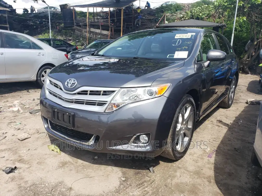 Toyota Venza V6 2011 Gray