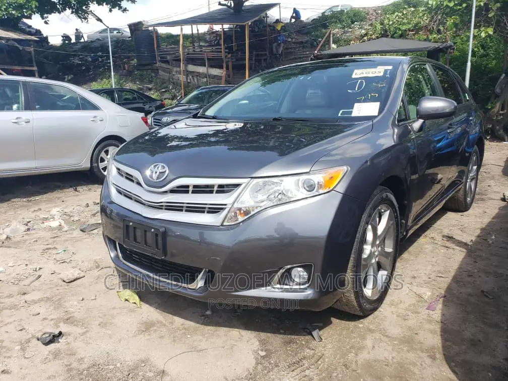 Toyota Venza V6 2011 Gray