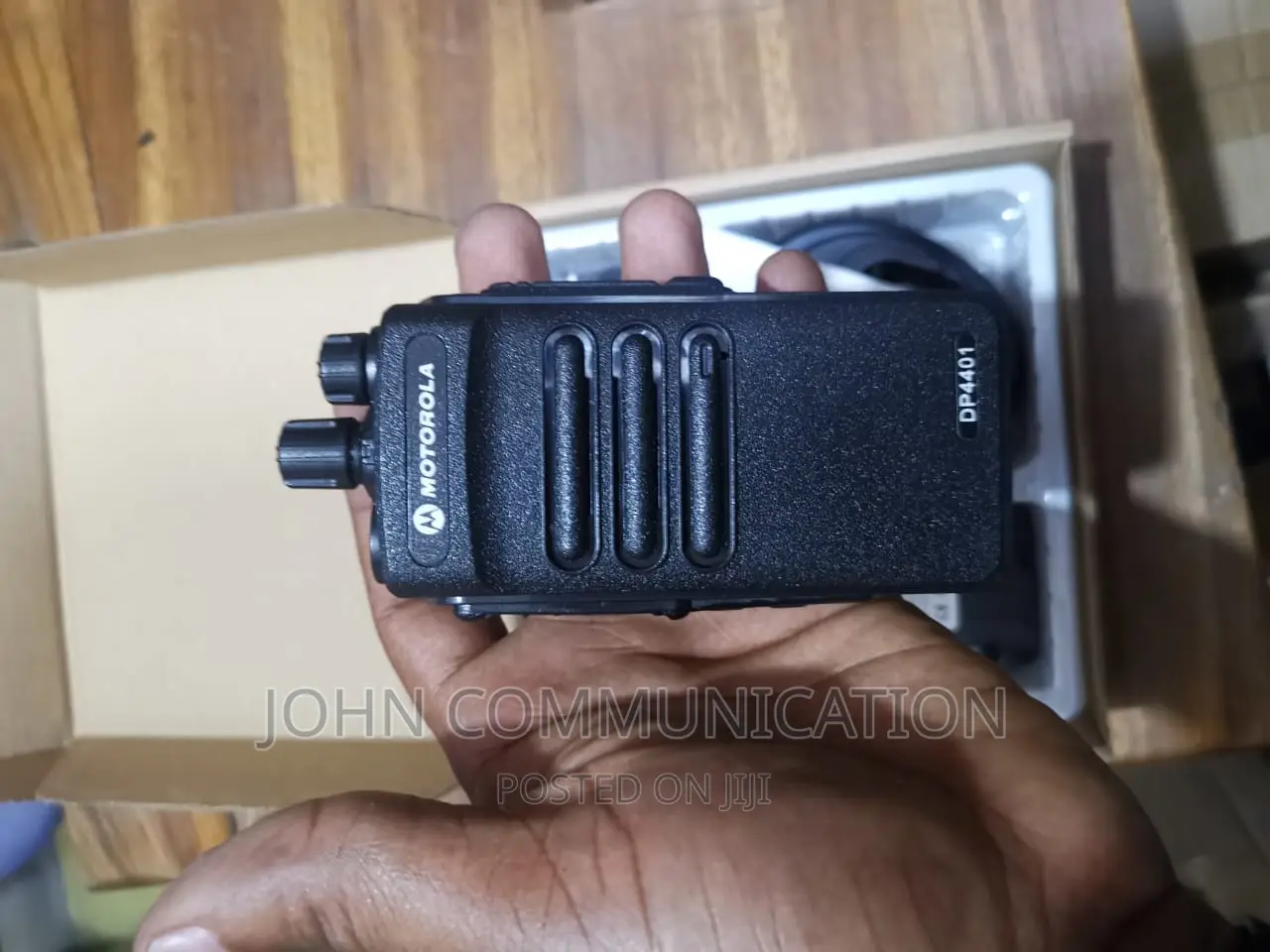 Motorola Walkie-Talkie Radio Dp4401 Analog VHF
