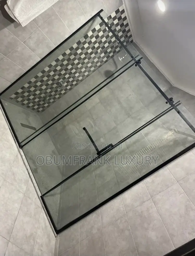 Glass Cubica