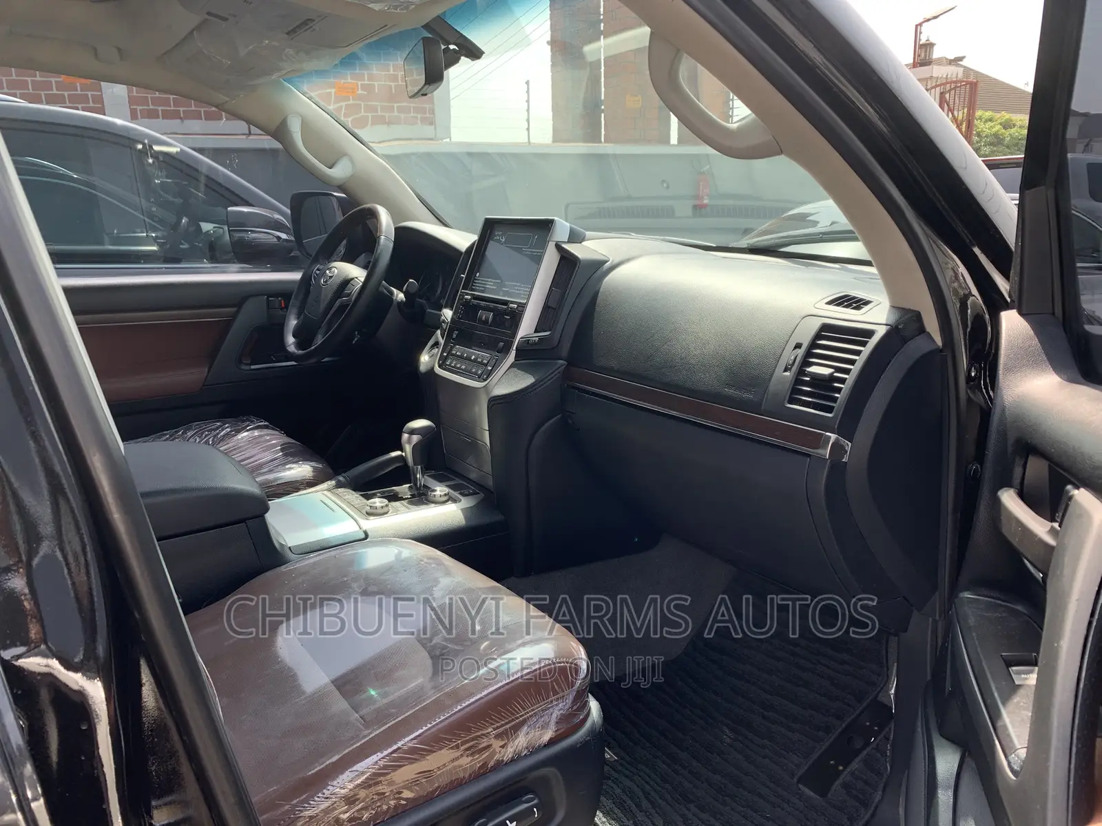 Toyota Land Cruiser 5.7 V8 VXR 2018 Black