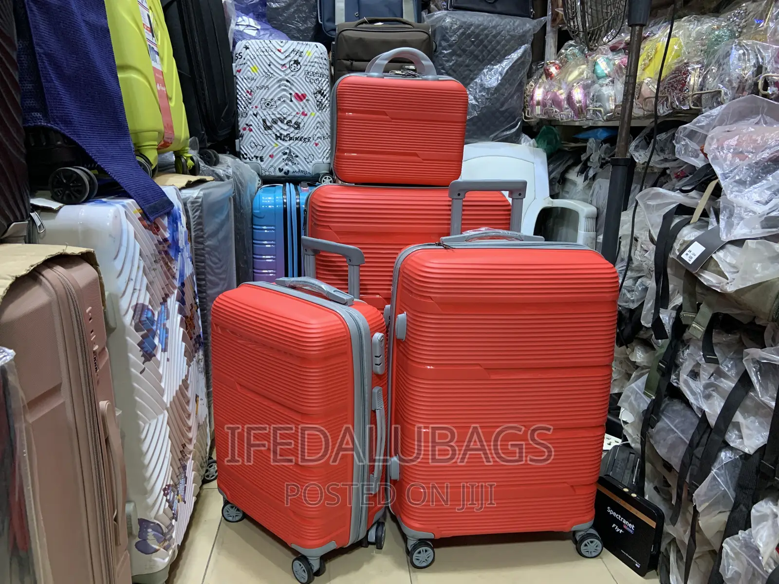 Set of Unbreakable Quality Travel Luggage With Kit