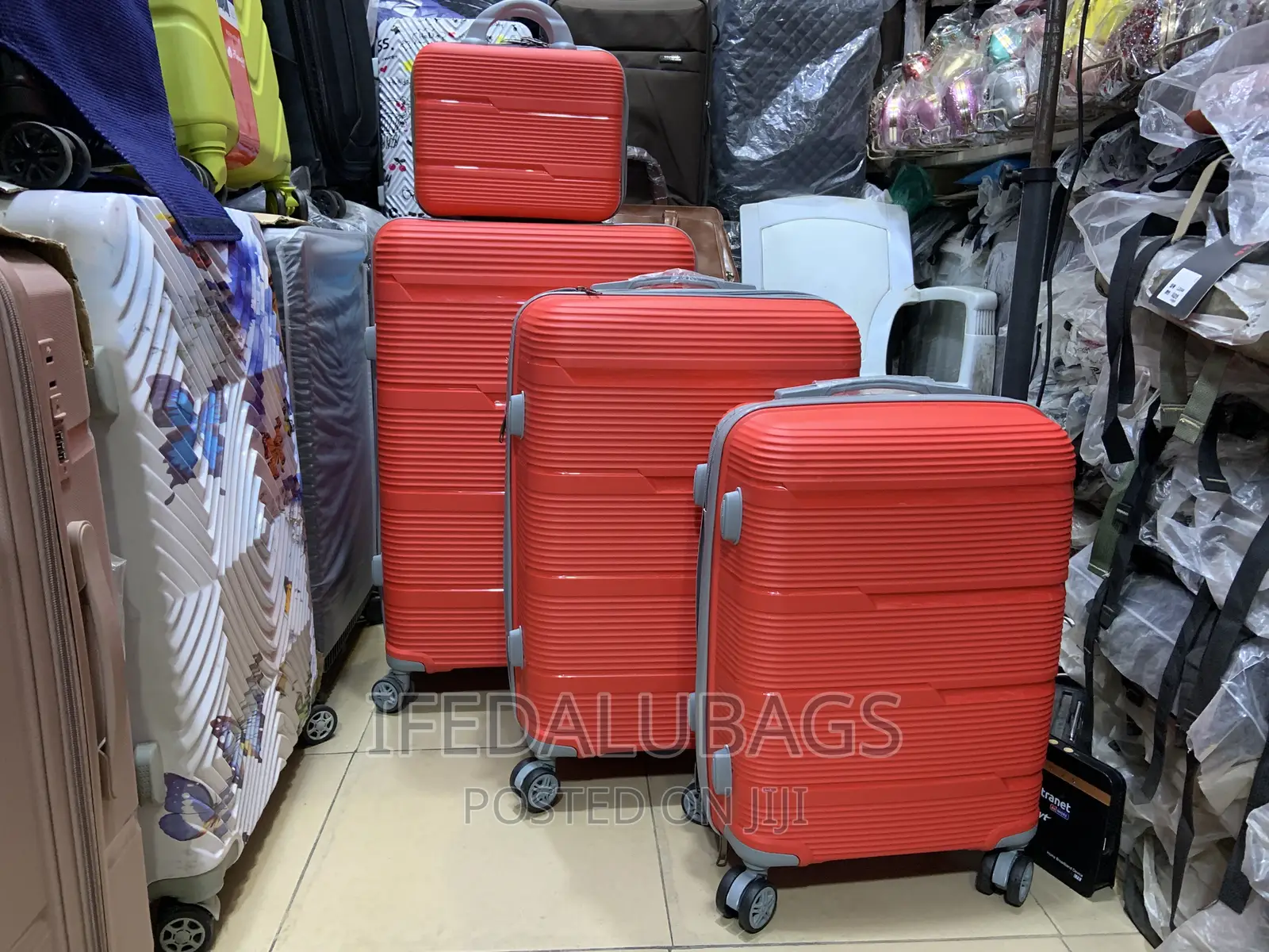 Set of Unbreakable Quality Travel Luggage With Kit