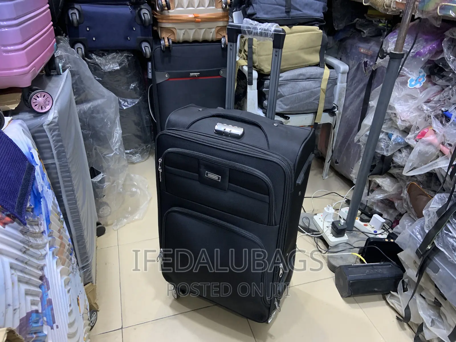 Medium Size Quality Black Good Pathner Travel Luggage