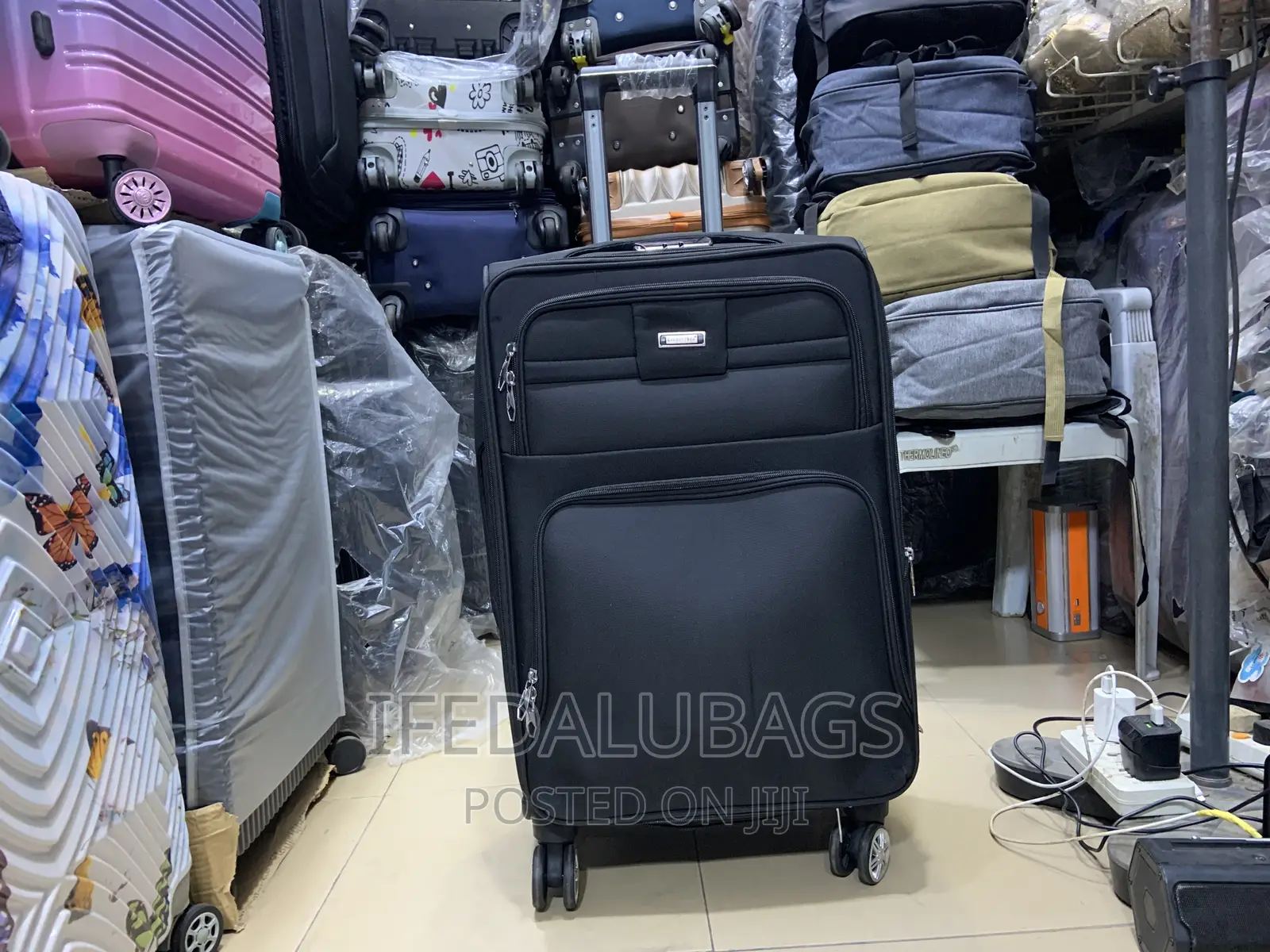 Medium Size Quality Black Good Pathner Travel Luggage