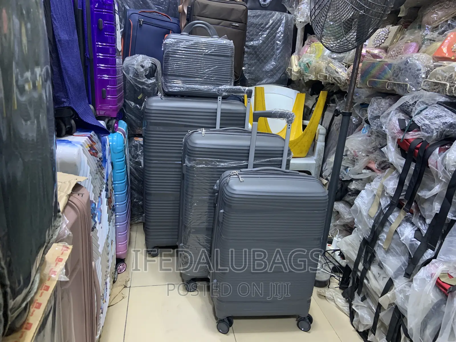Set of Unbreakable Travel Luggage With Kit