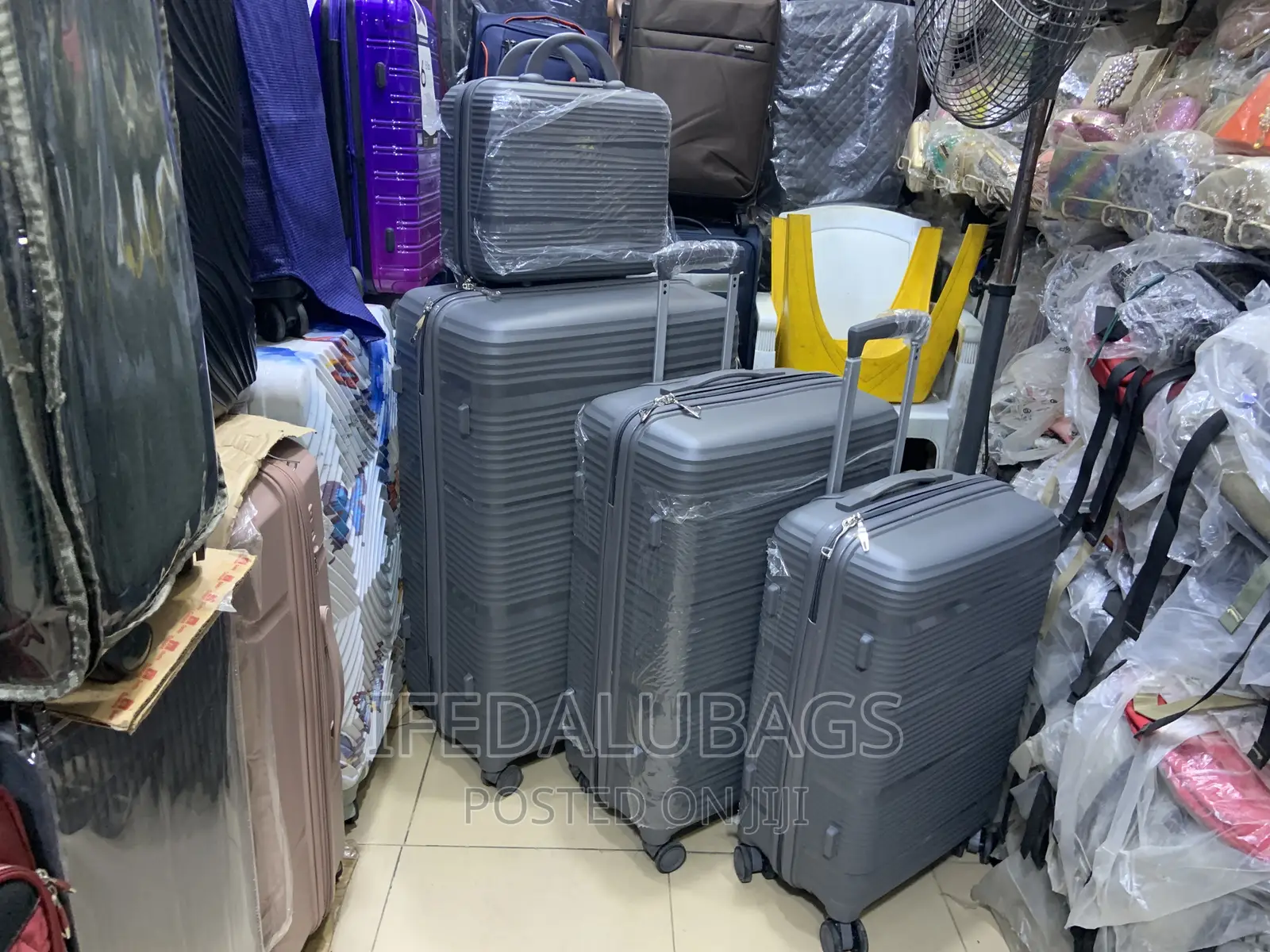 Set of Unbreakable Travel Luggage With Kit
