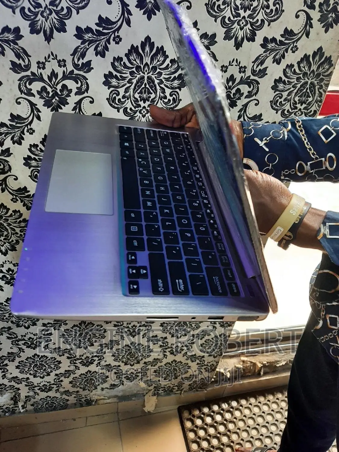 Laptop Asus Q525UA 2GB Intel HDD 320GB