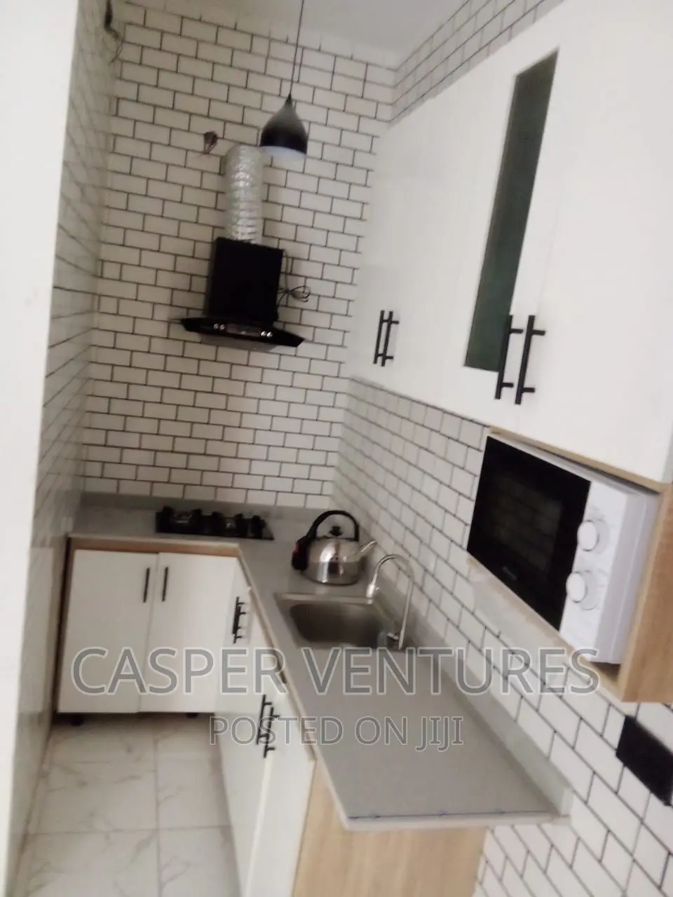 Studio Apartment in Alpha Beach, Chevron for rent