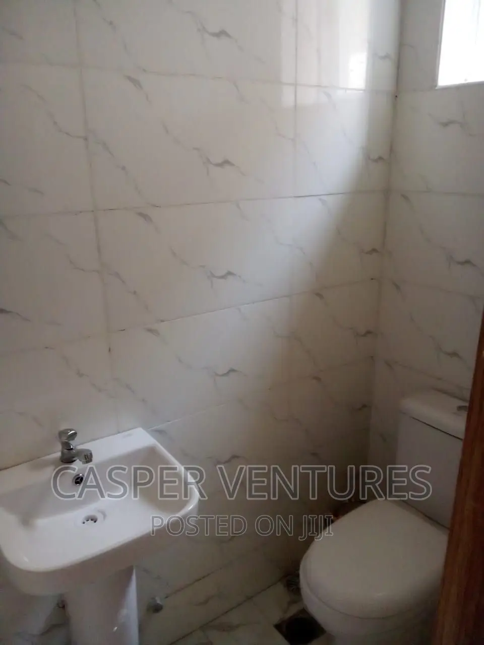Studio Apartment in Alpha Beach, Chevron for rent