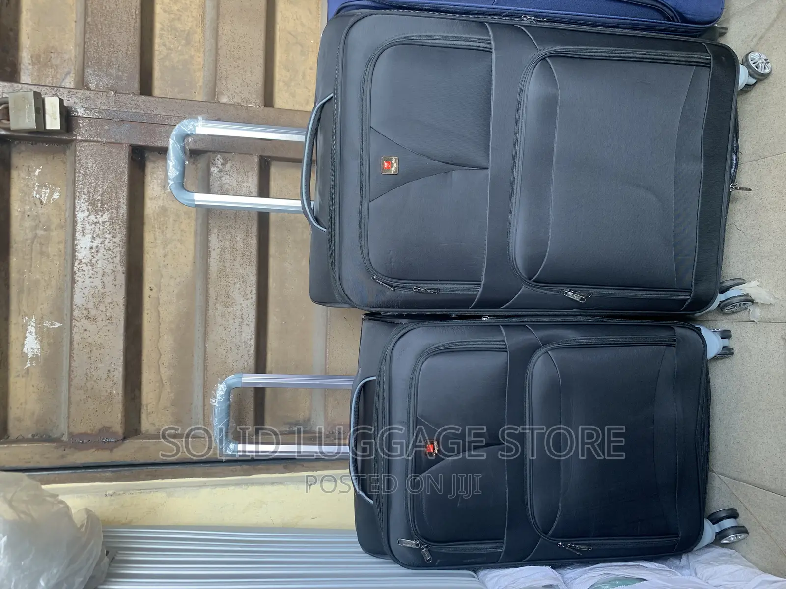 Set of 2 Luggage Boxes